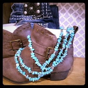 Three strand Tourqose necklace